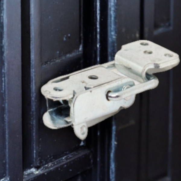 Замок для ящиков 55,2*18,5 мм., цинк / Надежный и долговечный